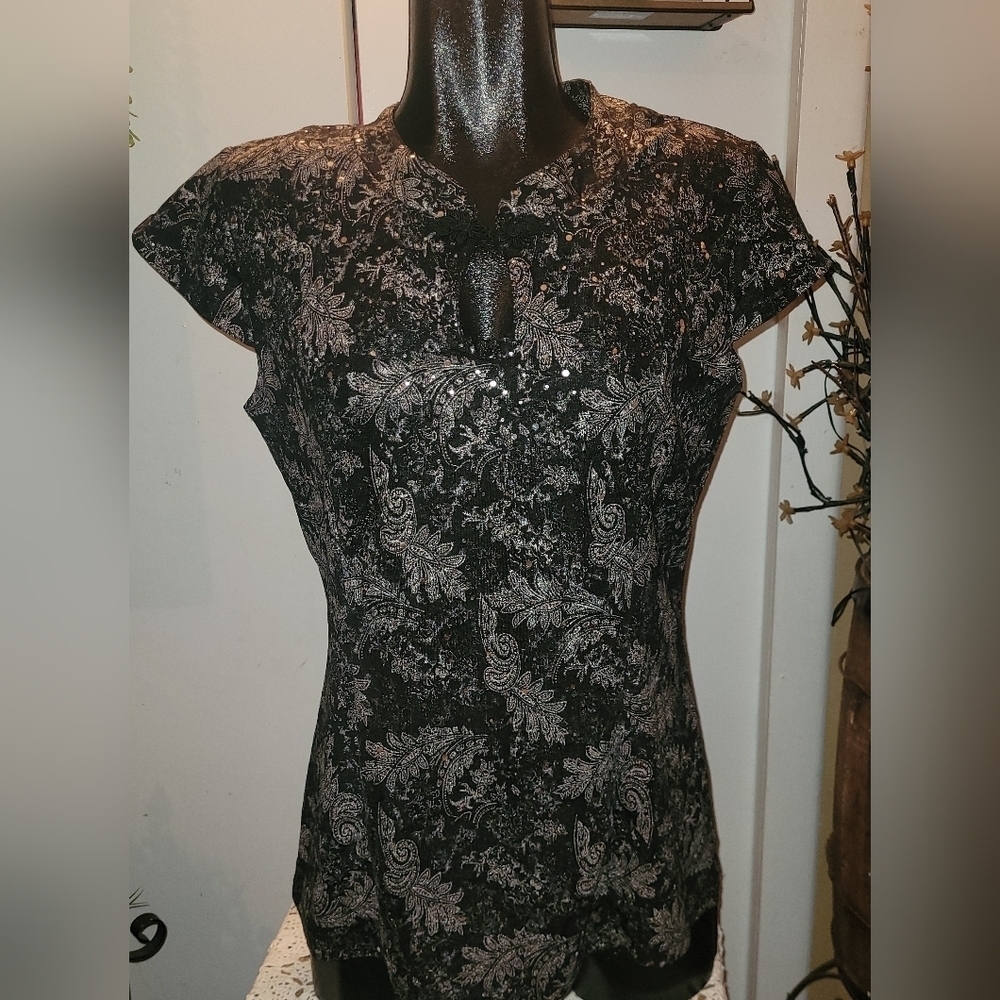 Champagne Black and Silver Short Sleeve Top Size L
